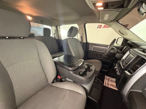 Used 2022 RAM 1500 Classic SLT RWD image 28