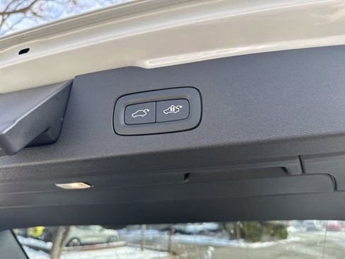 Certified 2025 Volvo V60 B5 Cross Country Plus image 35