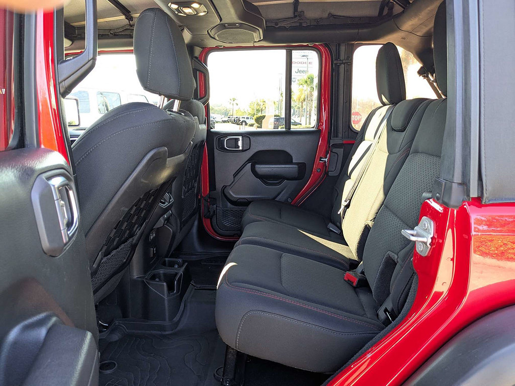 Certified 2022 Jeep Wrangler Unlimited Rubicon w/ LED Lighting Group AWD/4WD image 13