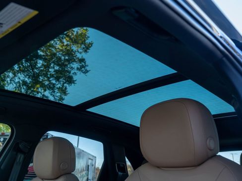 Certified 2025 Porsche Cayenne image 32