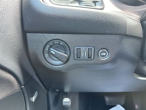 Used 2023 Dodge Challenger SXT AWD/4WD image 18