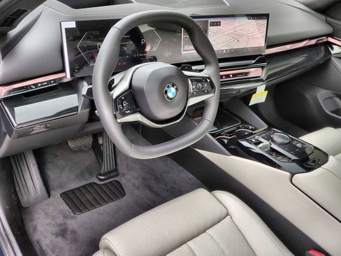 New 2026 BMW 540i xDrive image 10
