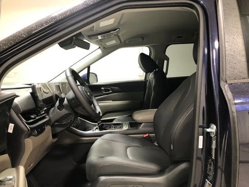 New 2026 Kia Carnival FWD image 18