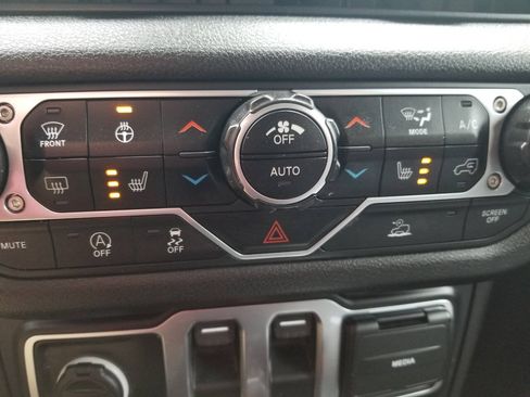Used 2024 Jeep Wrangler Sport AWD/4WD image 25