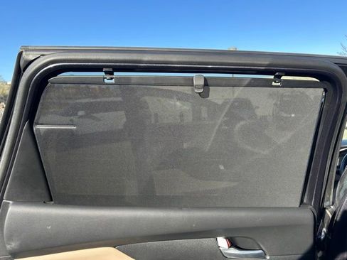 Used 2020 Hyundai Santa Fe Limited image 10