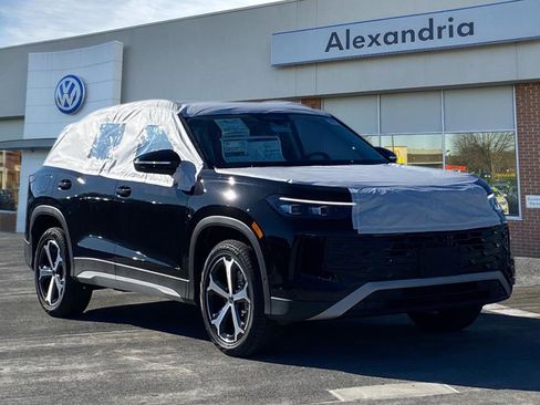 New 2026 Volkswagen Tiguan SE image 1