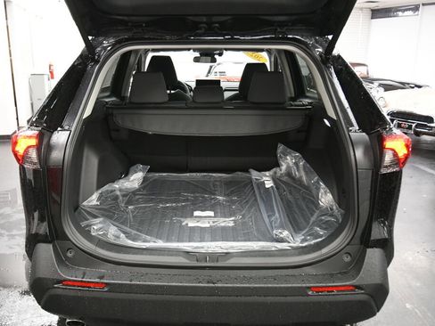 Used 2025 Toyota RAV4 XLE image 23