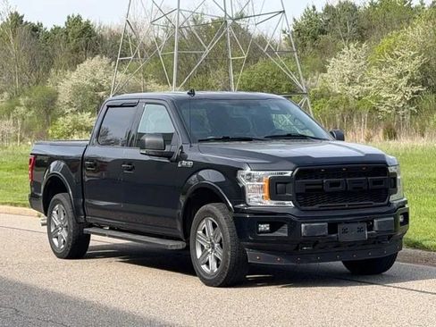 Used 2018 Ford F150 XLT w/ Equipment Group 302A Luxury AWD/4WD image 2
