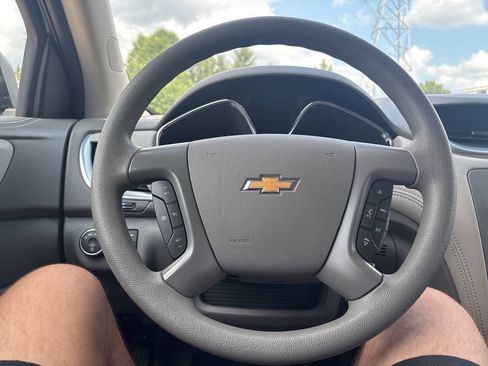 Used 2015 Chevrolet Traverse LS AWD/4WD image 19