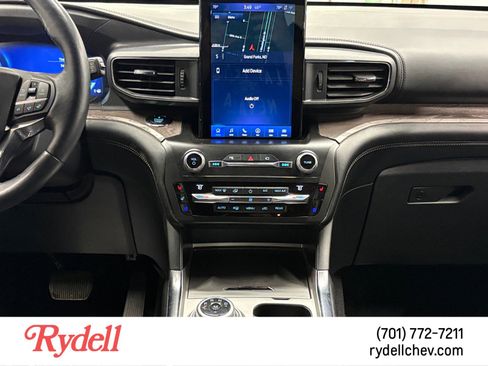 Used 2020 Ford Explorer Platinum w/ Premium Technology Package AWD/4WD image 15