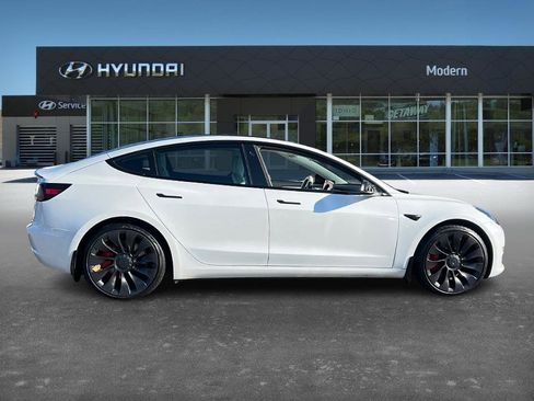 Used 2022 Tesla Model 3 Performance image 4