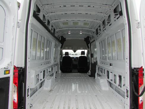 Used 2022 Ford Transit 250 148 High Roof Extended image 20