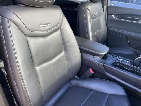 Used 2023 Cadillac XT6 Premium Luxury FWD image 14