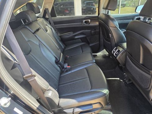 Used 2025 Kia Sorento S w/ Panoramic Sunroof Package FWD image 23