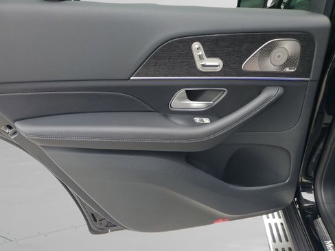 Certified 2026 Mercedes-Benz GLS 450 4MATIC image 9