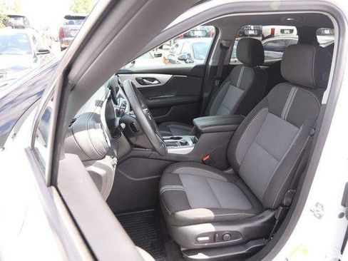 Used 2025 Chevrolet Blazer LT AWD/4WD image 8