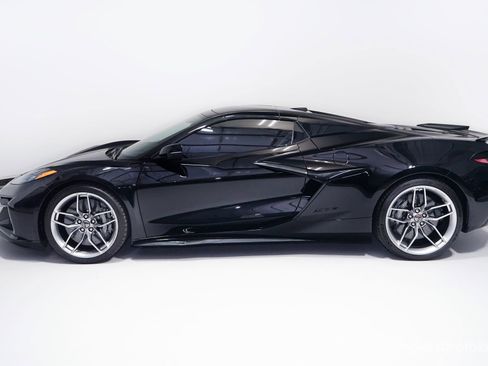 Used 2026 Chevrolet Corvette Z06 w/ Stealth Interior Trim Package RWD image 5
