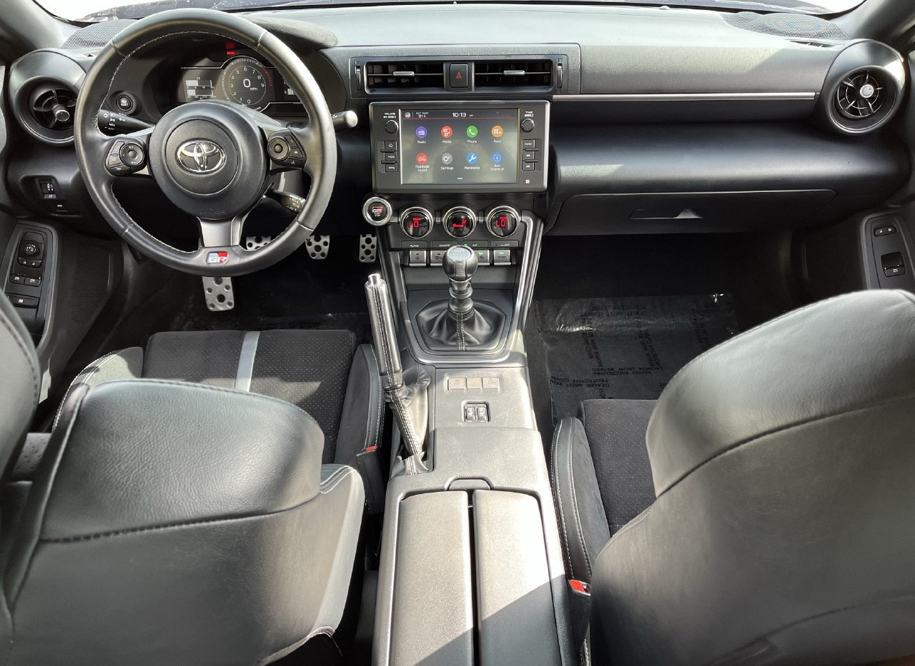 Used 2024 Toyota GR86 Premium RWD image 9