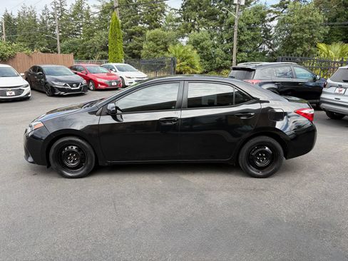 Used 2016 Toyota Corolla LE FWD image 4