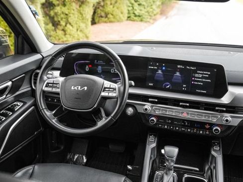 Used 2024 Kia Telluride S FWD image 28