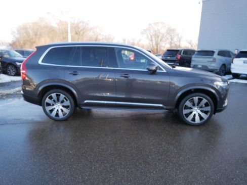 Certified 2023 Volvo XC90 B6 Ultimate w/ Lounge Package image 8