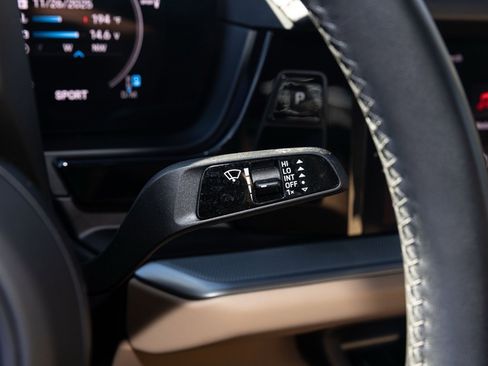 Used 2024 Porsche Cayenne Coupe image 31