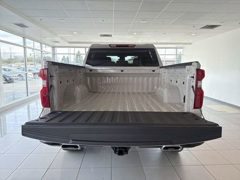 New 2026 Chevrolet Silverado 1500 Custom Trail Boss w/ LPO, Dark Essentials Package AWD/4WD image 15