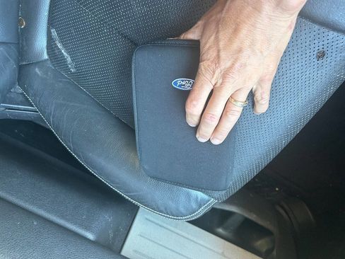 Used 2010 Ford F150 Lariat image 13