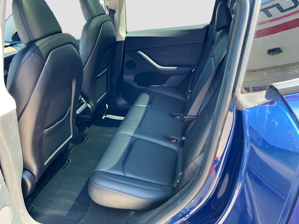 Used 2024 Tesla Model Y Long Range AWD/4WD image 24