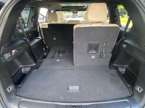 Used 2025 Jeep Grand Cherokee L Limited w/ Luxury Tech Group II image 28