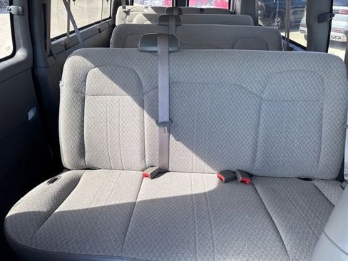 Used 2025 GMC Savana 3500 LT w/ LT Preferred Equipment Group RWD image 2