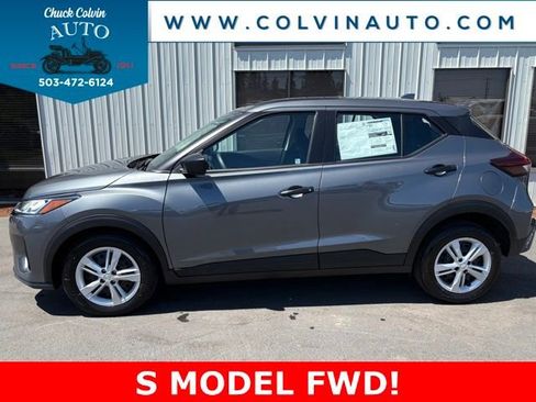 New 2025 Nissan Kicks Play S image 1