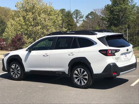 Certified 2023 Subaru Outback Limited image 4