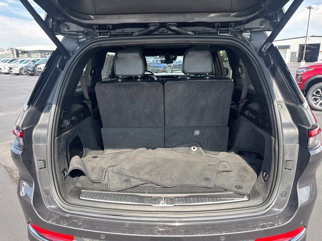 Used 2021 Jeep Grand Cherokee L Overland w/ Luxury Tech Group IV AWD/4WD image 5
