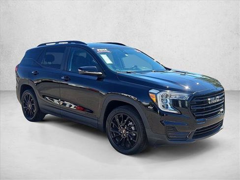 Used 2023 GMC Terrain SLE w/ Driver Convenience Package FWD image 3