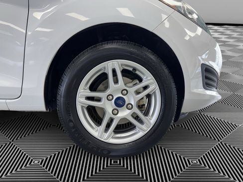 Used 2019 Ford Fiesta SE image 10