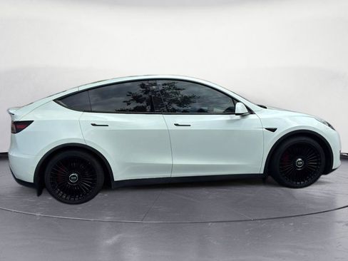 Used 2022 Tesla Model Y Performance AWD/4WD image 8