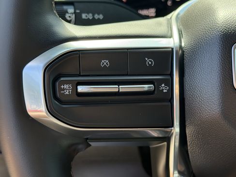 Used 2023 GMC Canyon Denali AWD/4WD image 16