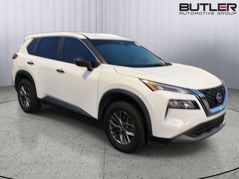 Used 2023 Nissan Rogue S AWD/4WD image 5