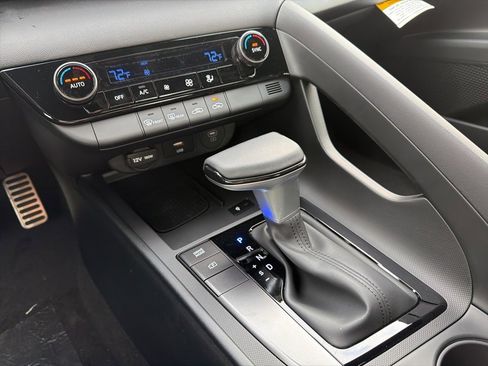 New 2025 Hyundai Elantra Sport image 24