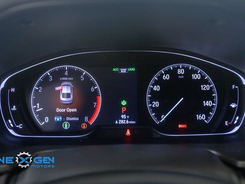 Used 2018 Honda Accord Touring image 16