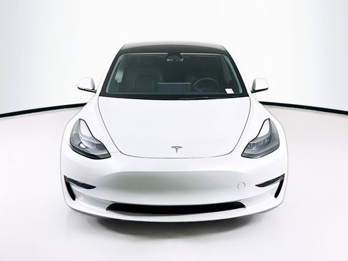 Used 2023 Tesla Model 3 Standard Range image 2