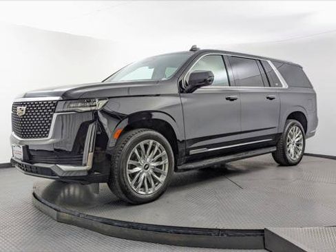 Used 2022 Cadillac Escalade ESV Luxury AWD/4WD image 2