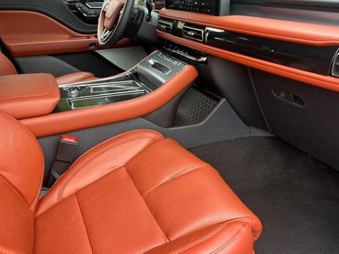 Used 2025 Lincoln Aviator Reserve w/ Equipment Group 201A image 15