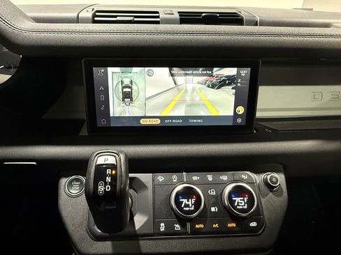 Used 2022 Land Rover Defender 110 S image 30