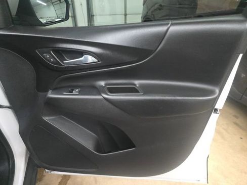 Used 2018 Chevrolet Equinox LT image 5