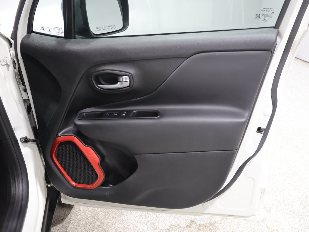 Used 2019 Jeep Renegade Trailhawk AWD/4WD image 23
