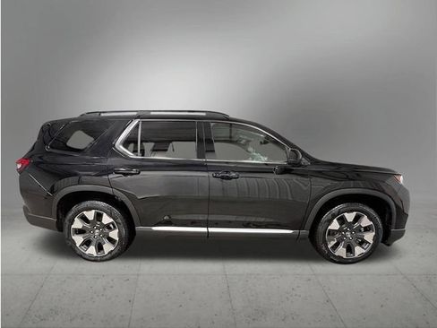 New 2026 Honda Pilot Touring image 8