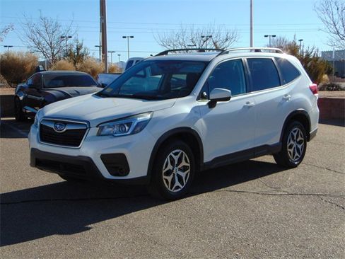 Used 2020 Subaru Forester Premium image 8