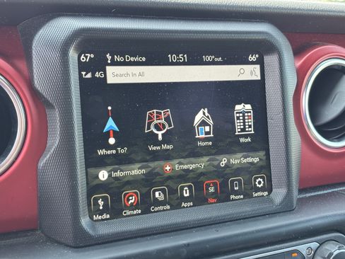 Used 2025 Kia Sportage EX FWD image 25